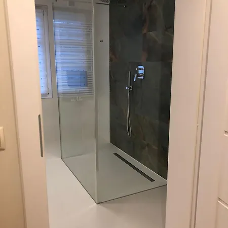 Apartment Vip 4a 2 Zi 40qm Kueche Bad